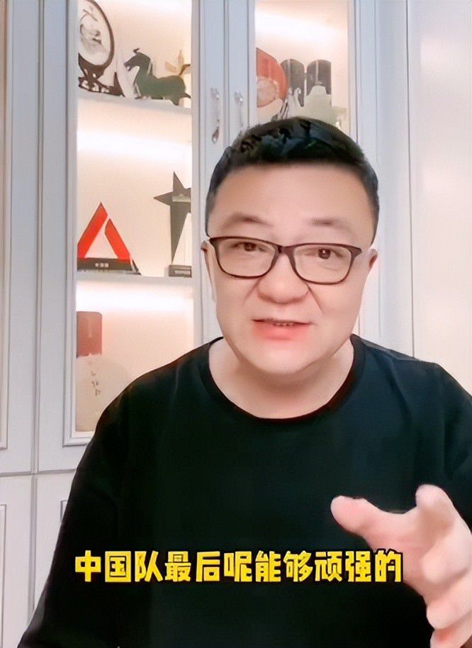 在这一瞬间，安德烈自以为绝处逢生，不假思索的连连点头，脱口道：叶先生，我愿意加入万龙殿。
